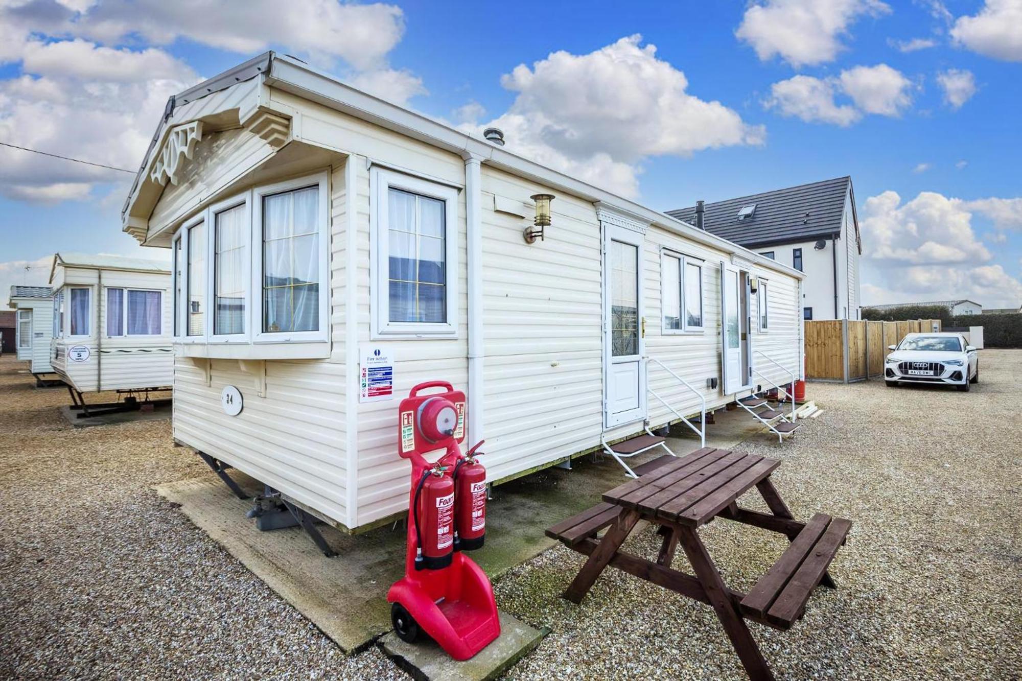 6 Berth Pet Friendly Caravan In Hunstanton By The Beach Ref 13001L Exterior photo